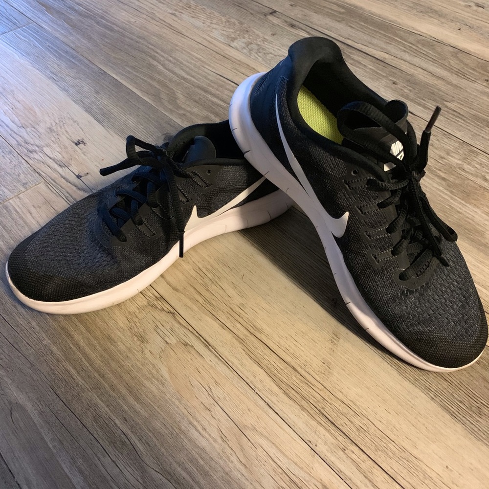 Nike free runs